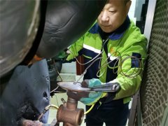 京乐企服针对工(gōng)厂企业客户接線(xiàn)松导致压缩机缺相运行烧坏