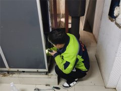 聚焦京乐企服3月份商(shāng)场螺杆机冷凝器清洗服務(wù)案例